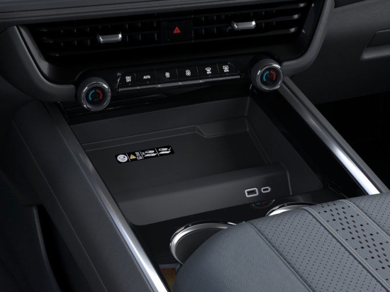 Chevrolet Suburban Vehicle Full-screen Gallery Image 23