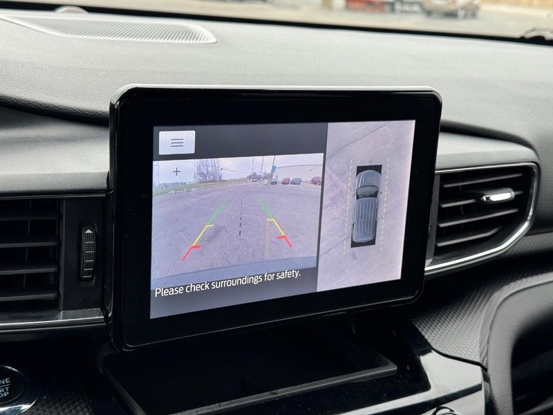 Ford Explorer Vehicle Full-screen Gallery Image 22