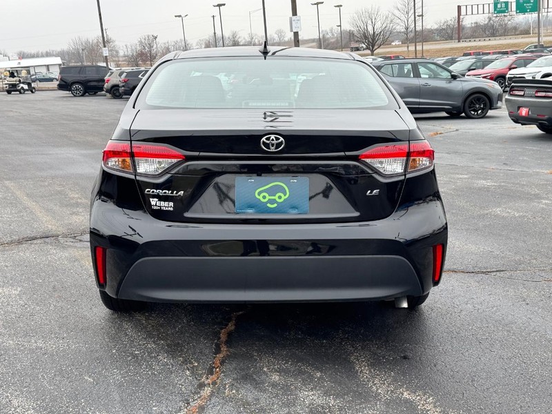 Toyota Corolla Vehicle Full-screen Gallery Image 4