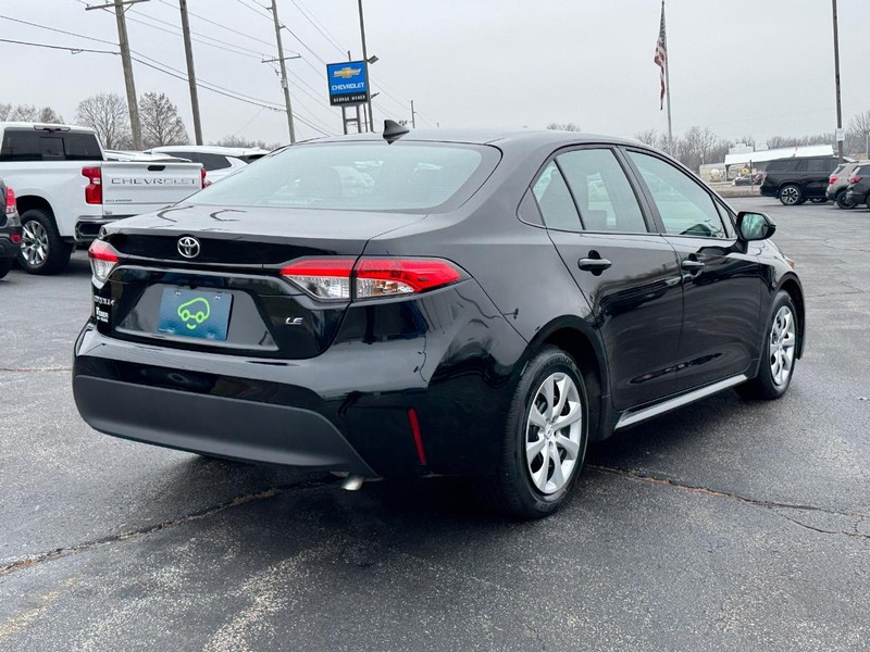 Toyota Corolla Vehicle Full-screen Gallery Image 5