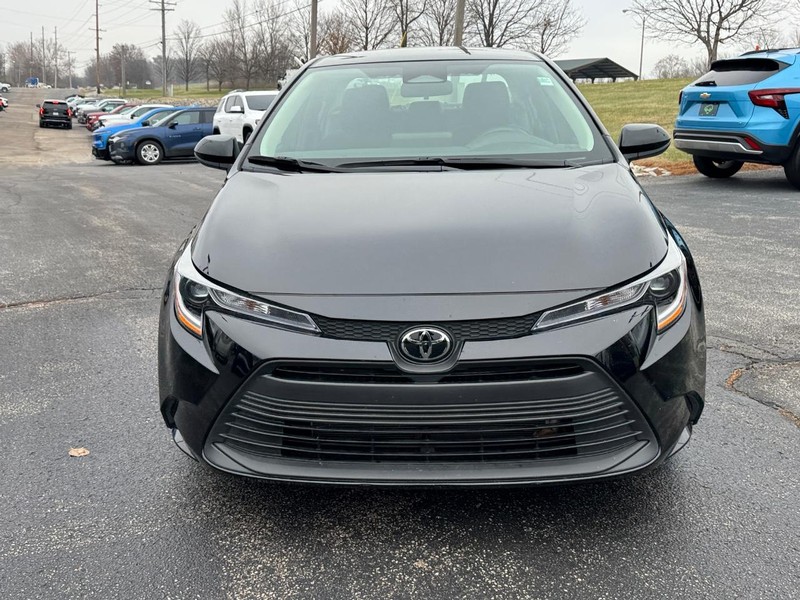 Toyota Corolla Vehicle Full-screen Gallery Image 8