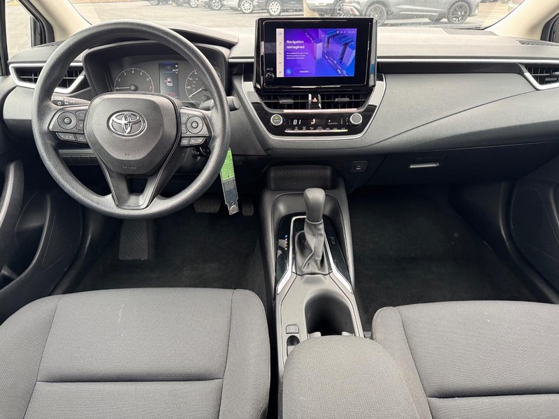 Toyota Corolla Vehicle Full-screen Gallery Image 11