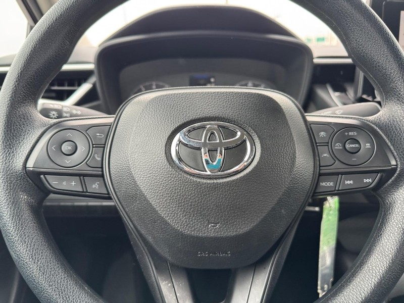 Toyota Corolla Vehicle Full-screen Gallery Image 17