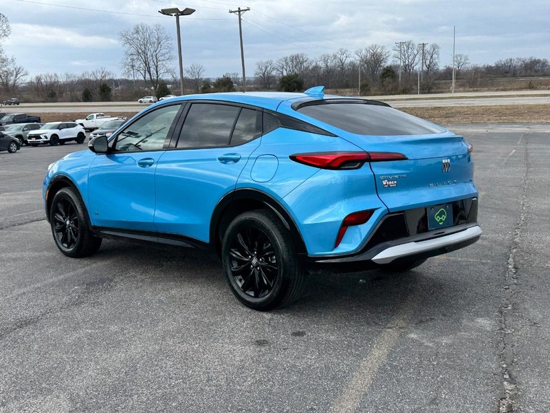 Buick Envista Vehicle Full-screen Gallery Image 03