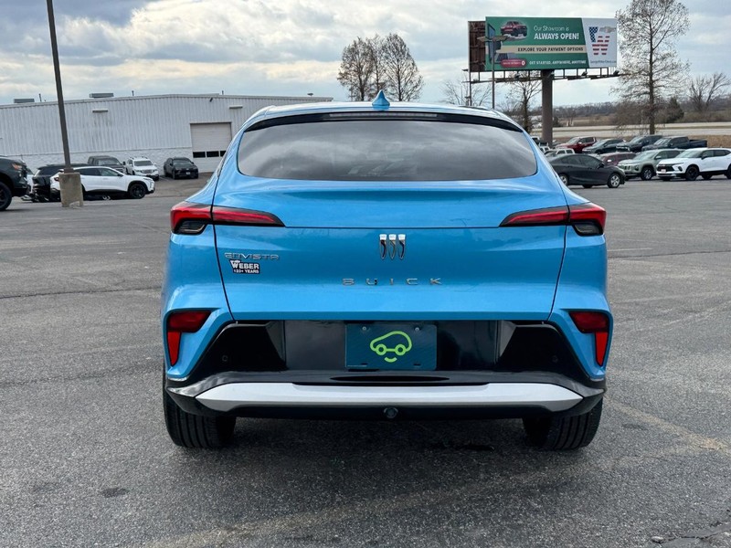 Buick Envista Vehicle Full-screen Gallery Image 04