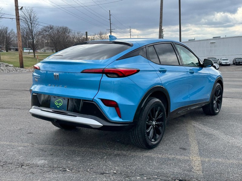 Buick Envista Vehicle Full-screen Gallery Image 05