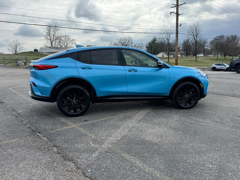 Buick Envista Vehicle Full-screen Gallery Image 06