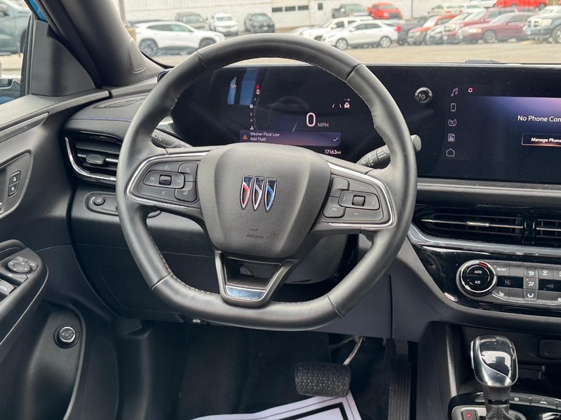 Buick Envista Vehicle Full-screen Gallery Image 12