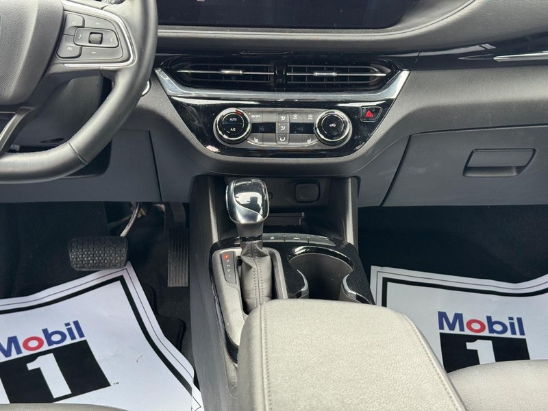 Buick Envista Vehicle Full-screen Gallery Image 14