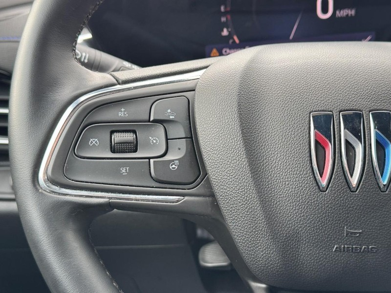 Buick Envista Vehicle Full-screen Gallery Image 18