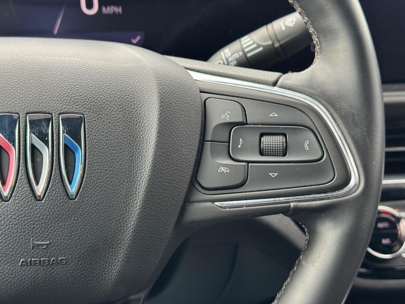Buick Envista Vehicle Full-screen Gallery Image 19
