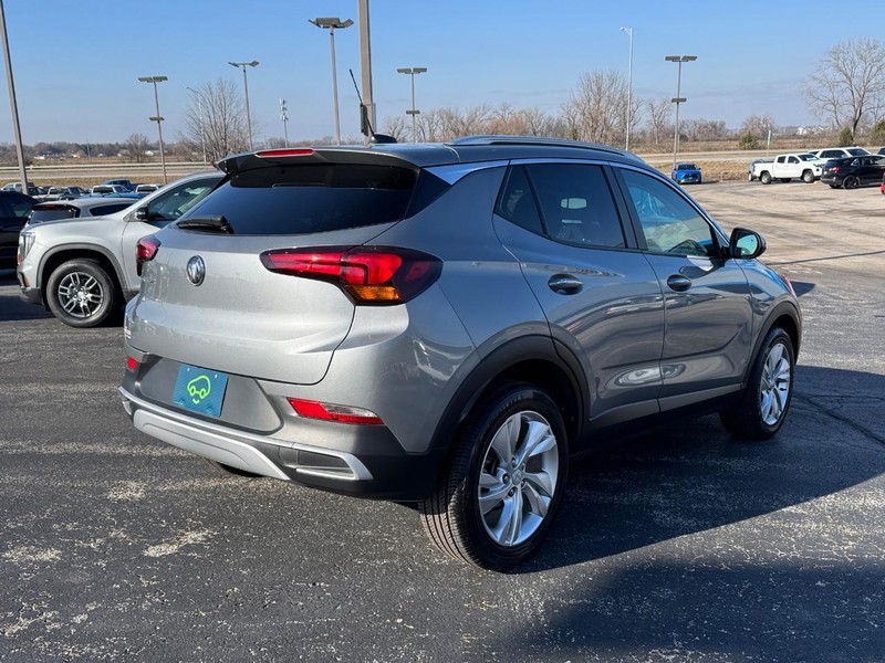 Buick Encore GX Vehicle Full-screen Gallery Image 05