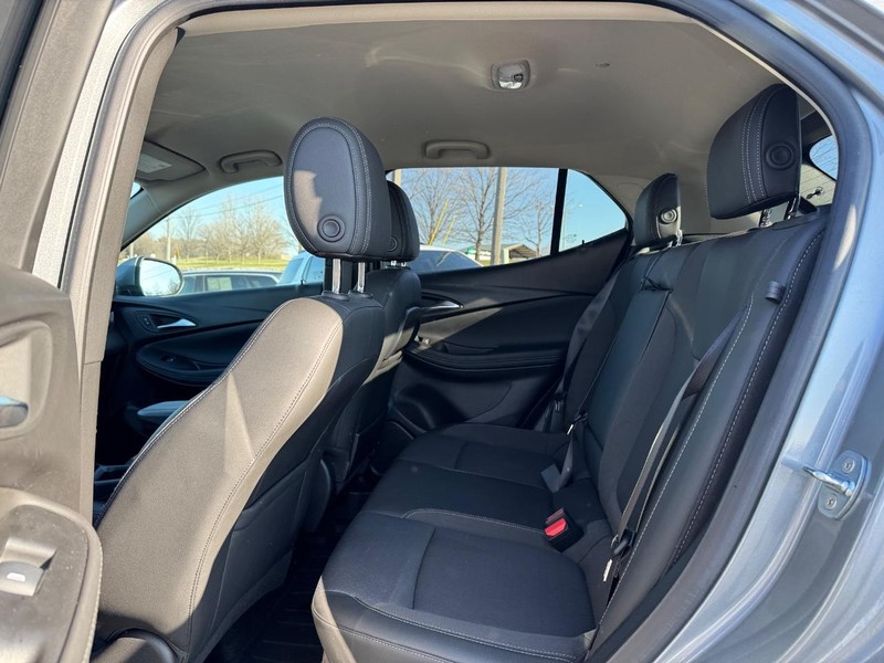 Buick Encore GX Vehicle Full-screen Gallery Image 09