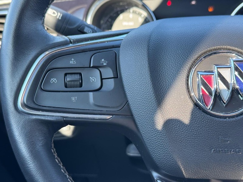 Buick Encore GX Vehicle Full-screen Gallery Image 18