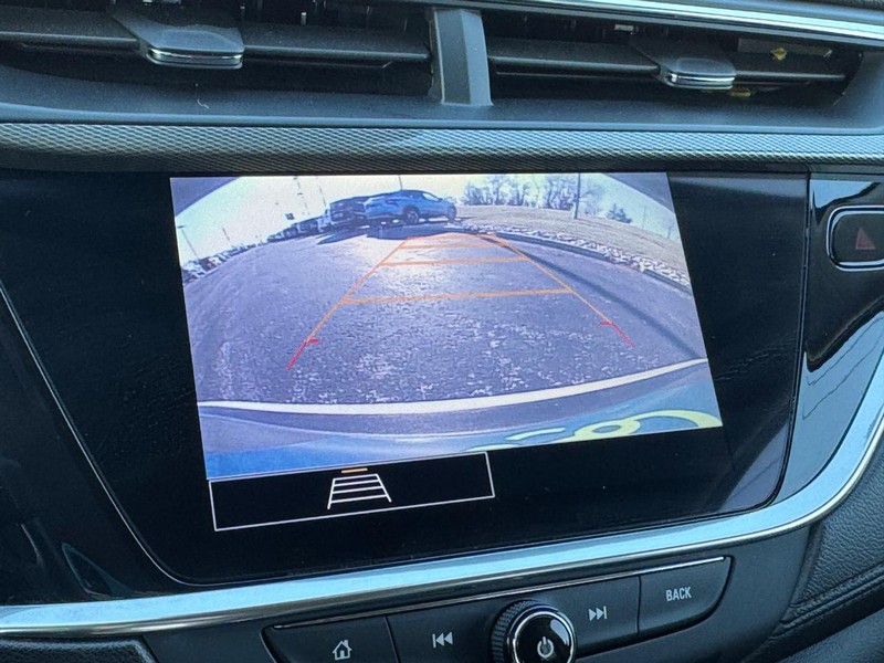 Buick Encore GX Vehicle Full-screen Gallery Image 21