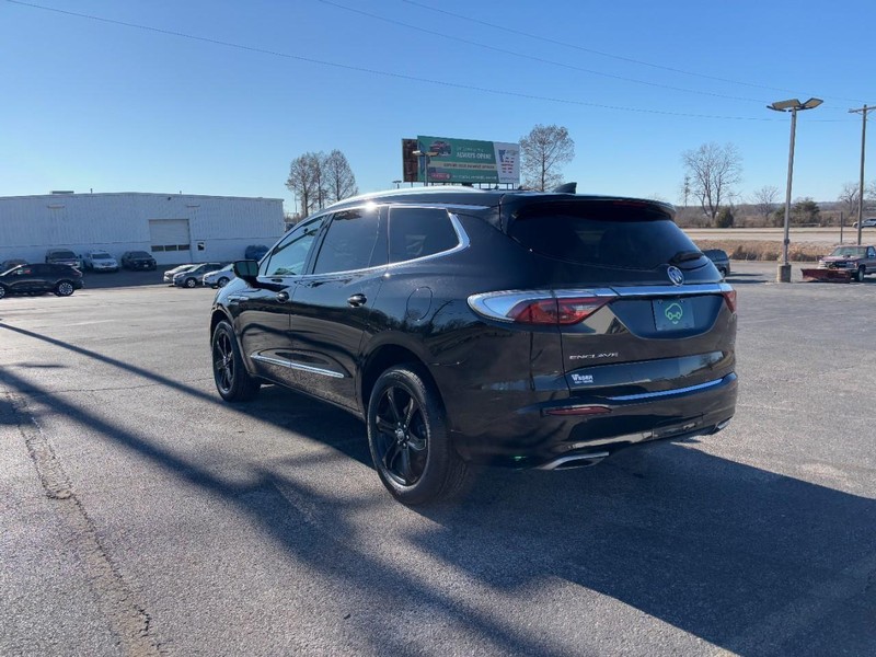 Buick Enclave Vehicle Full-screen Gallery Image 03
