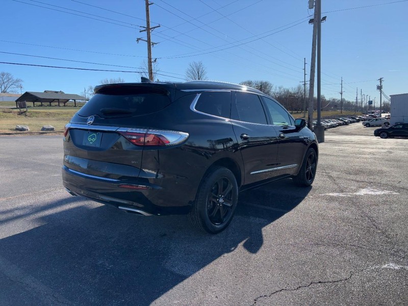 Buick Enclave Vehicle Full-screen Gallery Image 05