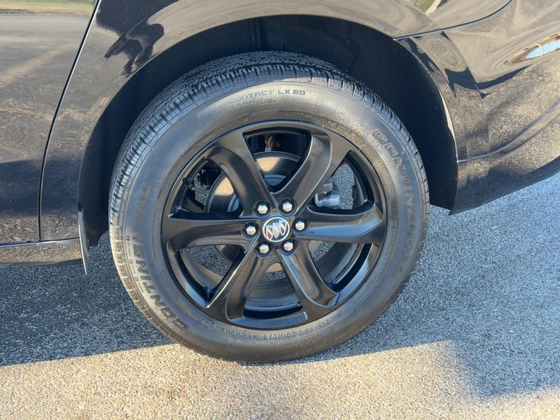 Buick Enclave Vehicle Full-screen Gallery Image 09