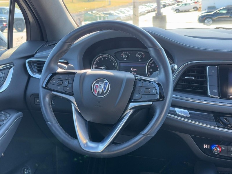 Buick Enclave Vehicle Full-screen Gallery Image 14