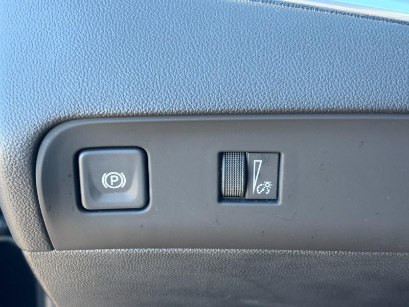 Buick Enclave Vehicle Full-screen Gallery Image 18