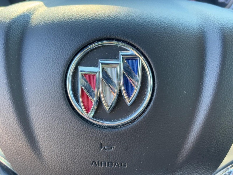 Buick Enclave Vehicle Full-screen Gallery Image 20