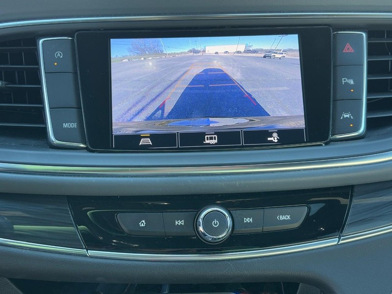 Buick Enclave Vehicle Full-screen Gallery Image 24