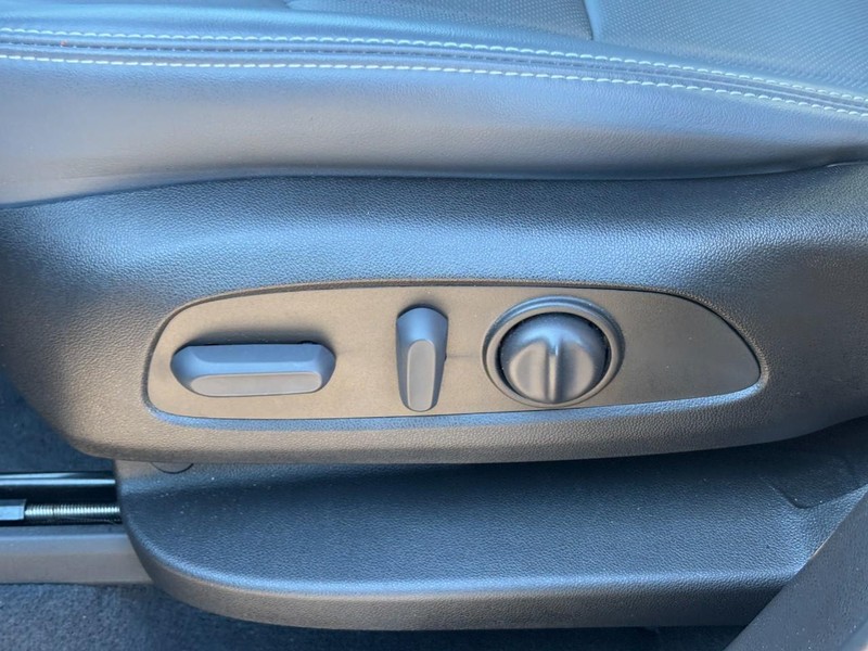 Buick Enclave Vehicle Full-screen Gallery Image 26