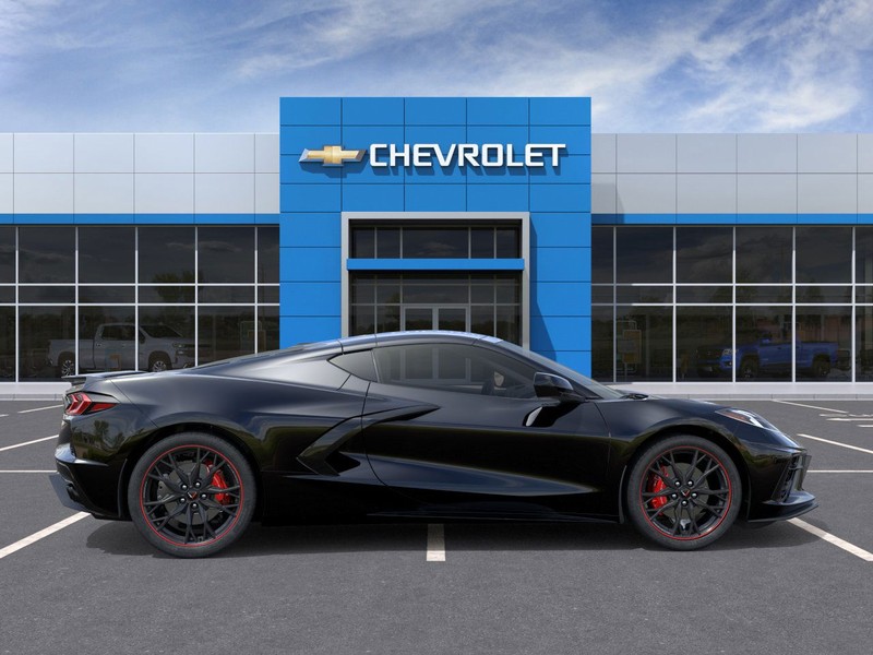 Chevrolet Corvette Vehicle Full-screen Gallery Image 5