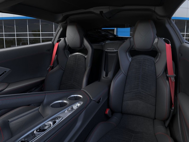 Chevrolet Corvette Vehicle Full-screen Gallery Image 16