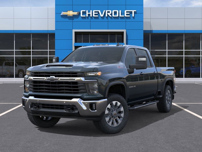 Chevrolet Silverado 2500HD Vehicle Full-screen Gallery Image 6