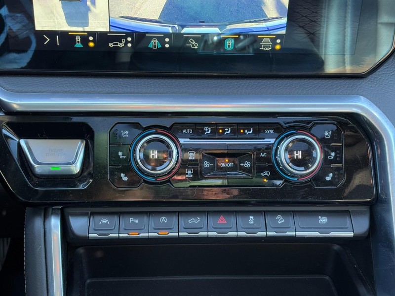 GMC Sierra 1500 Vehicle Full-screen Gallery Image 24