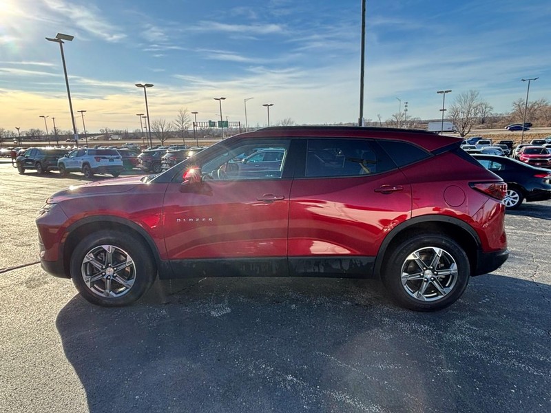 Chevrolet Blazer Vehicle Full-screen Gallery Image 02