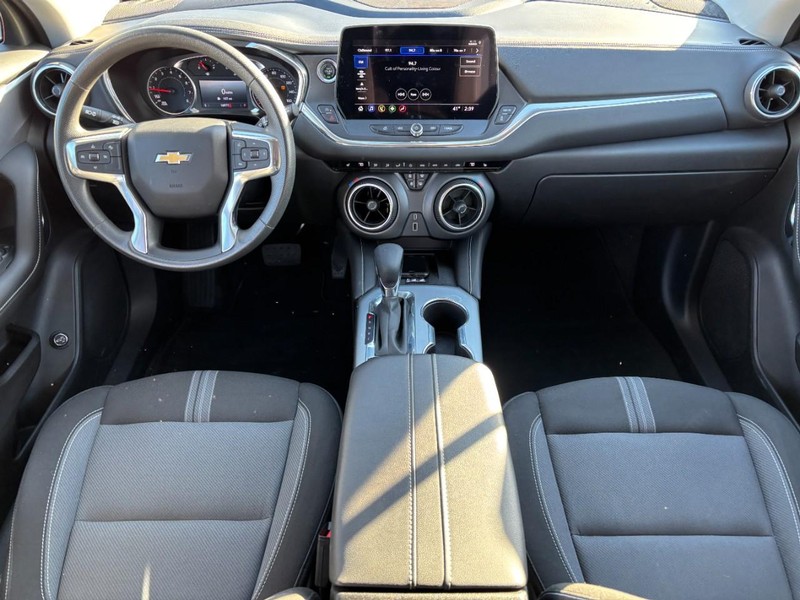 Chevrolet Blazer Vehicle Full-screen Gallery Image 11