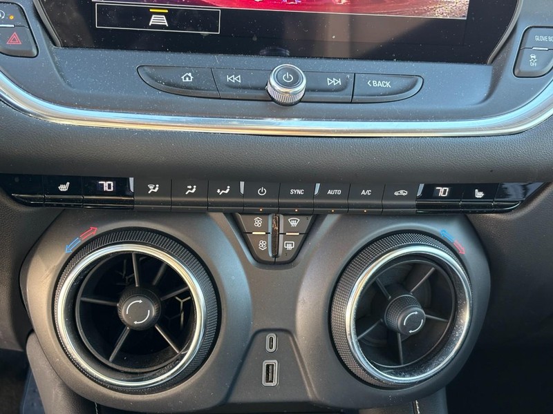 Chevrolet Blazer Vehicle Full-screen Gallery Image 23