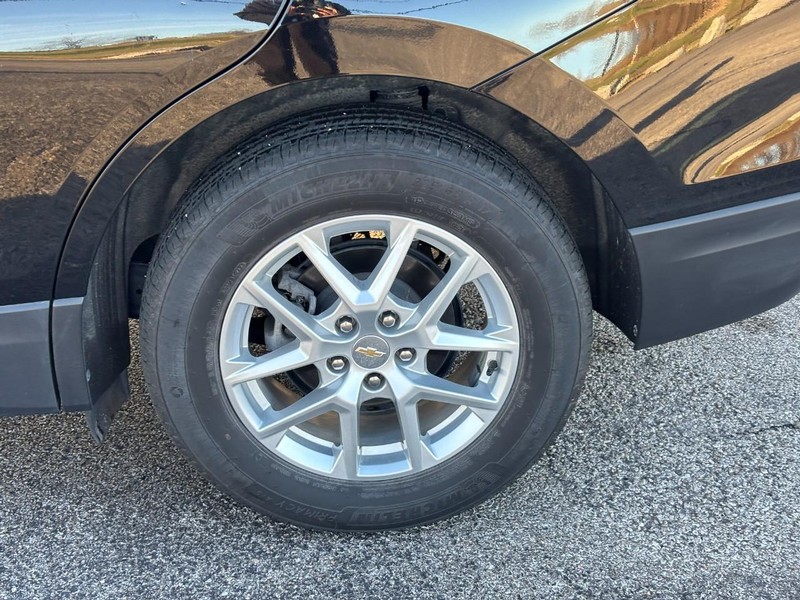 Chevrolet Equinox Vehicle Full-screen Gallery Image 09