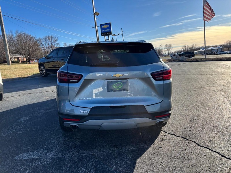 Chevrolet Blazer Vehicle Full-screen Gallery Image 04