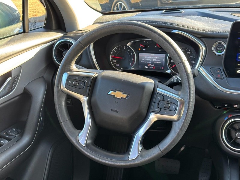 Chevrolet Blazer Vehicle Full-screen Gallery Image 12