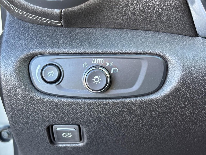 Chevrolet Blazer Vehicle Full-screen Gallery Image 16