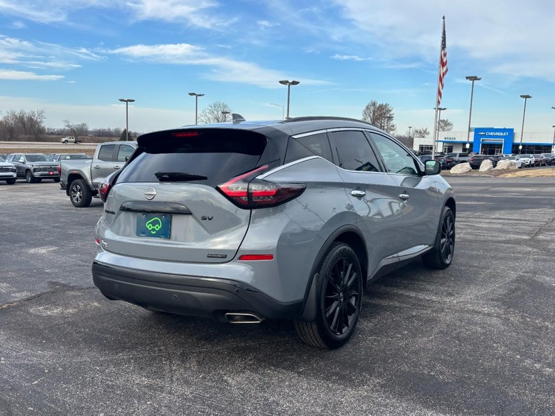 Nissan Murano Vehicle Full-screen Gallery Image 5