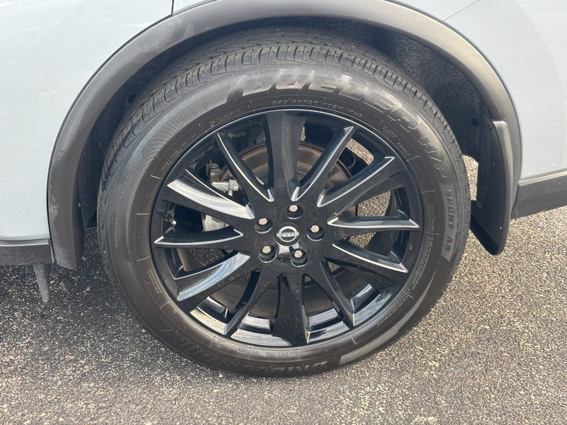 Nissan Murano Vehicle Full-screen Gallery Image 9