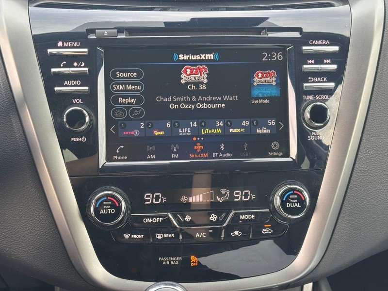 Nissan Murano Vehicle Full-screen Gallery Image 21