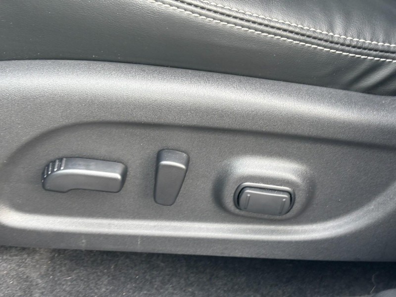 Nissan Murano Vehicle Full-screen Gallery Image 23