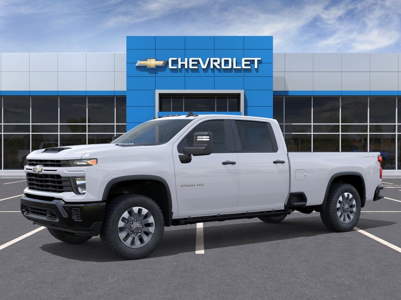 Chevrolet Silverado 2500HD Vehicle Full-screen Gallery Image 2
