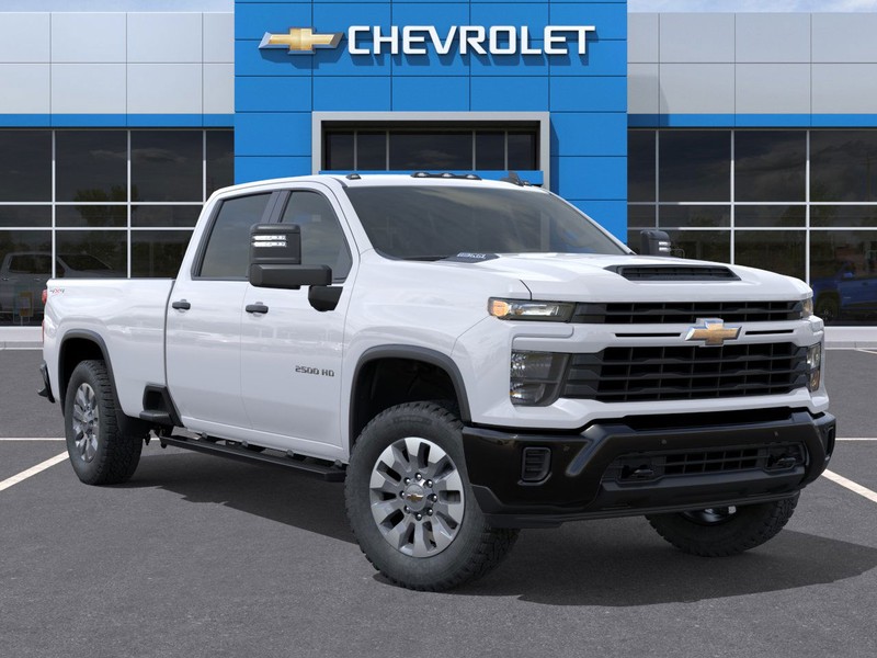 Chevrolet Silverado 2500HD Vehicle Full-screen Gallery Image 7