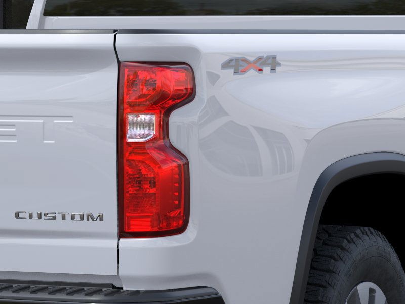 Chevrolet Silverado 2500HD Vehicle Full-screen Gallery Image 11