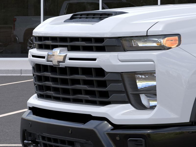 Chevrolet Silverado 2500HD Vehicle Full-screen Gallery Image 13
