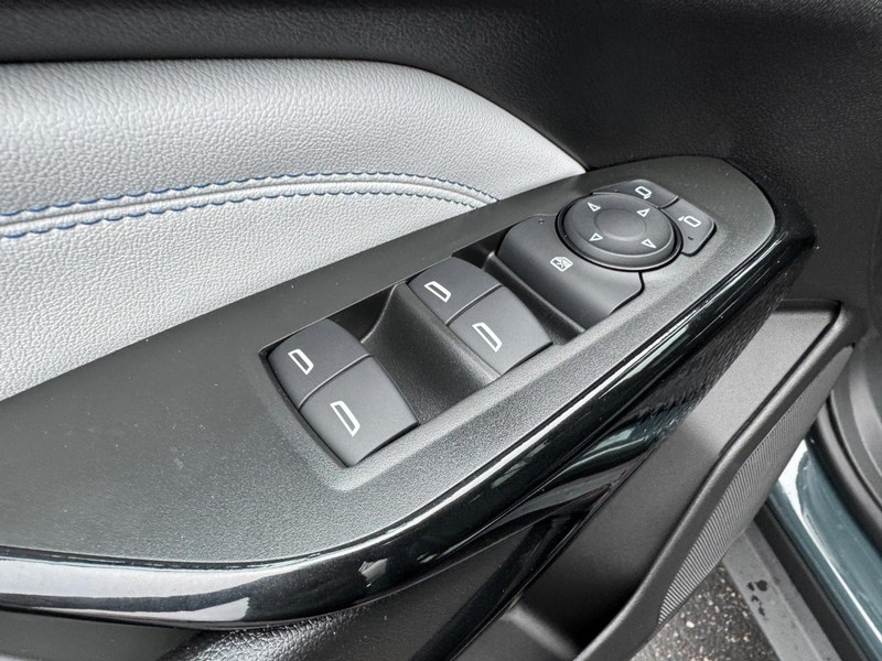 Chevrolet Trax Vehicle Full-screen Gallery Image 11