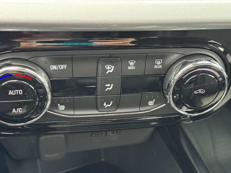 Chevrolet Trax Vehicle Full-screen Gallery Image 15