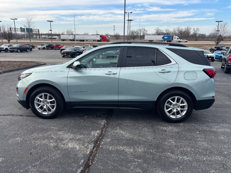 Chevrolet Equinox Vehicle Full-screen Gallery Image 02