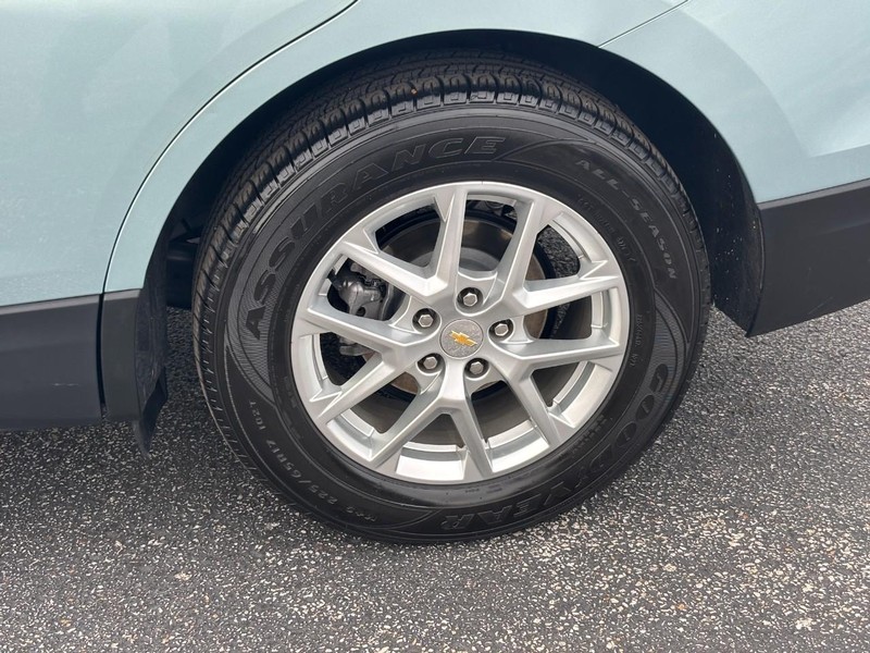 Chevrolet Equinox Vehicle Full-screen Gallery Image 09